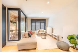 Dit prachtige duplex-appartement is gelegen in een kleinschalig gebouw bestaande uit 4 woonentiteiten. Het appartement is uitstekend gelegen...