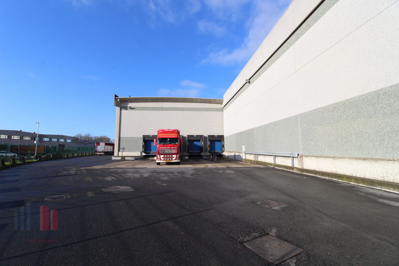 10455 m² opslagruimte met 4 laadkades nabij de Singel Sint-Niklaas - foto 5