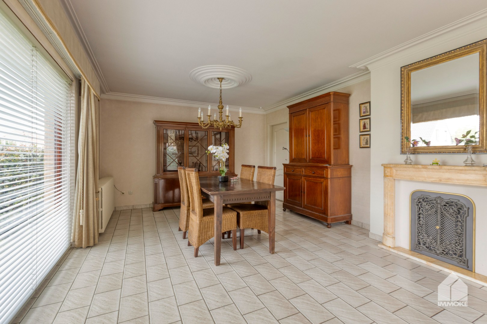 Te renoveren, gelijkvloerse woning op 13a 60ca met 2 slpk en garage. - foto 4