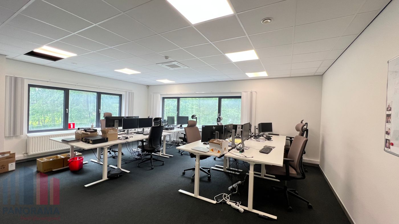 Kantoorruimte van 525 m² met magazijn van 144 m² in Turnhout-West vlak bij E34 - photo 5