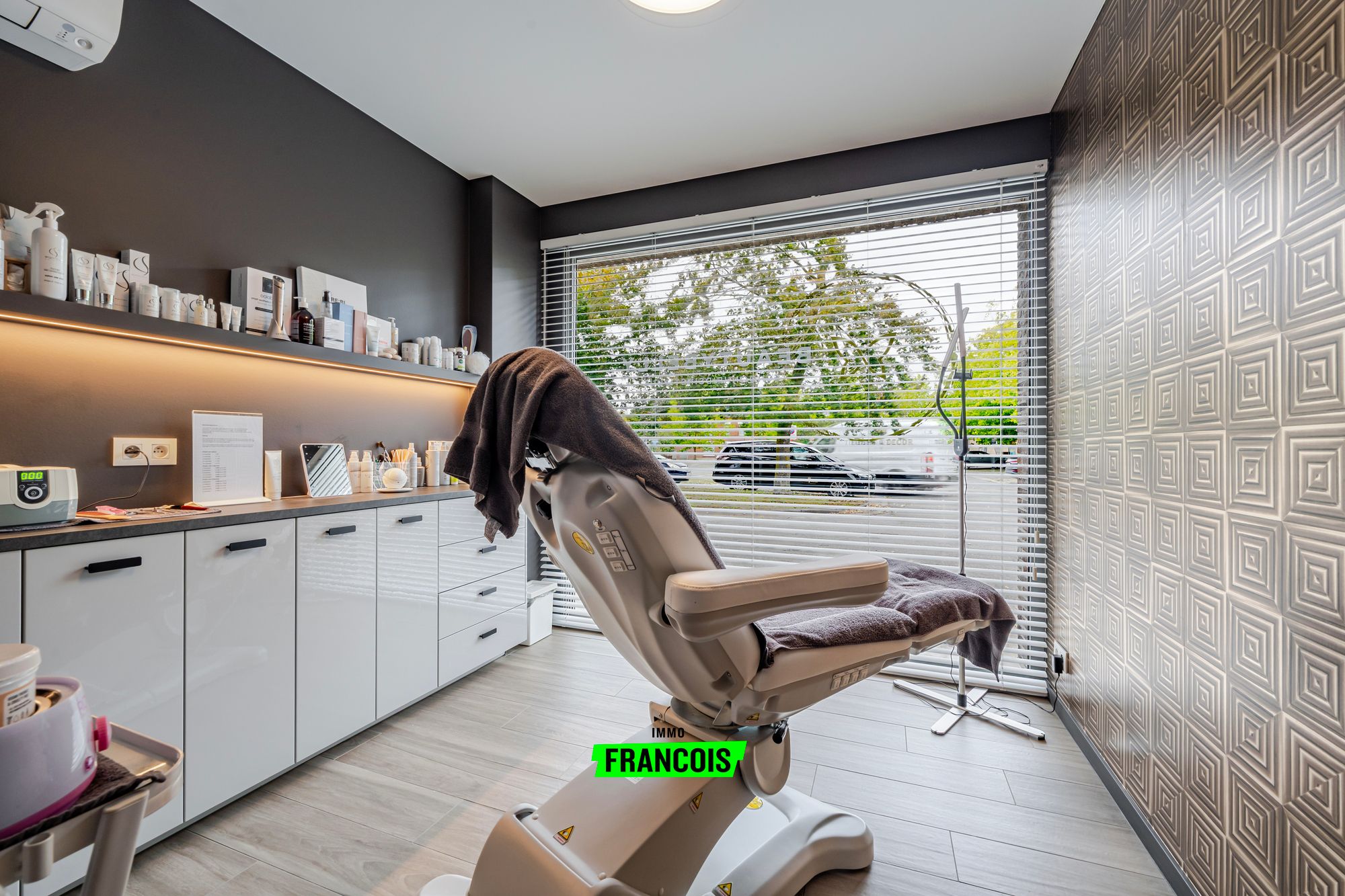 Instapklare woning met praktijkruimtes te Beveren (Roeselare) - foto 3