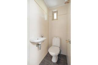 Deze ruime gezinswoning is gelegen op een riant perceel van ca. 4454m² op een booscheut van Janssen Pharmaceutica.De woning werd opgetrokken in de...