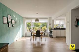 <p><span>Turnkey ground floor apartment with terrace and contemporary comfort</span></p><p><span>In a central and easily accessible location, this fully renovated ground floor apartment was thoroughly renovated in 2021 with an eye for quality, comfort and timeless materials. An ideal home for those who want carefree living in a quiet setting, with all amenities within walking distance.</span></p><p><span> </span></p><p><span>Living space & kitchen</span></p><p><span>The pleasant living space enjoys beautiful natural light thanks to the large windows. The open kitchen fits seamlessly into this and is fully equipped with induction hob, oven, cooker hood, dishwasher, fridge and freezer. Thanks to the many built-in cabinets, there is more than enough storage space. Throughout the entire apartment was chosen for a quality COREtec floor with parquet look, which ensures a peaceful look and easy maintenance.</span></p><p><span> </span></p><p><span>Bedroom & bathroom</span></p><p><span>The bedroom of approximately 12 m² is quietly located and pleasant to furnish. The bathroom has a modern finish and is equipped with a walk-in shower, sink unit and toilet. There is also a practical room with plumbing for washing machine and dryer, discreetly integrated into the unit.</span></p><p><span> </span></p><p><span>Terrace</span></p><p><span>An absolute asset is the spacious terrace covering the entire width of the apartment. This is nicely demarcated with large planters, allowing you to enjoy a green and private outdoor feeling all year round ideal for unwinding.</span></p><p><span> </span></p><p><span>Comfort & extras</span></p><p><span>- Completely renovated in 2021</span></p><p><span>- New windows with high-efficiency glazing and electric shutters</span></p><p><span>- Air conditioning / heat pump for cooling and heating</span></p><p><span>- EPC C</span></p><p><span>- Private cellar storage room included</span></p><p><span>- Closed bike shed</span></p><p><span>- Parking right in front of the door </span></p><p><span> </span></p><p><span>This apartment combines modern living comfort, thoughtful layout and a pleasant terrace in a central location, close to stores, public transport, parks and everyday amenities. An ideal choice for singles, couples or investors looking for a move-in ready home.</span></p>