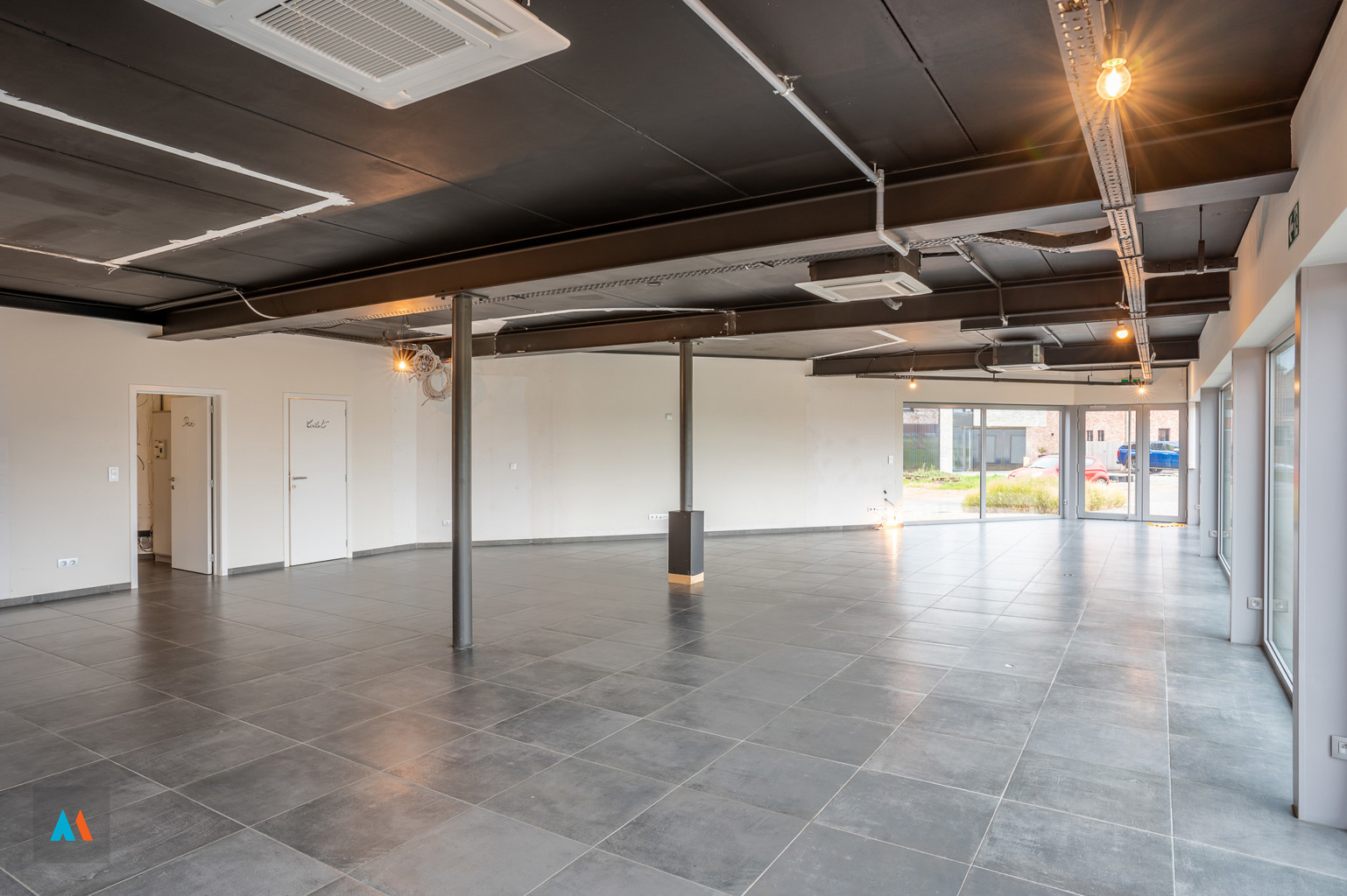 Commercial for rent in Brecht - photo 4