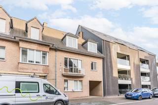 Dit leuke duplex appartement bevindt zich op de bovenste verdieping van een kleinschalige residentie met slechts 9 wooneenheden, gelegen in...