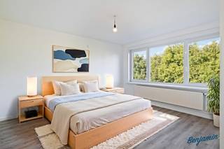 - Instapklare woning met verrassend veel ruimte- Ideale ligging: Boudewijnpark 71, Zonnebeke- Gunstig EPC: label A, 89 kWh/m²/jaar- Lichtrijke...