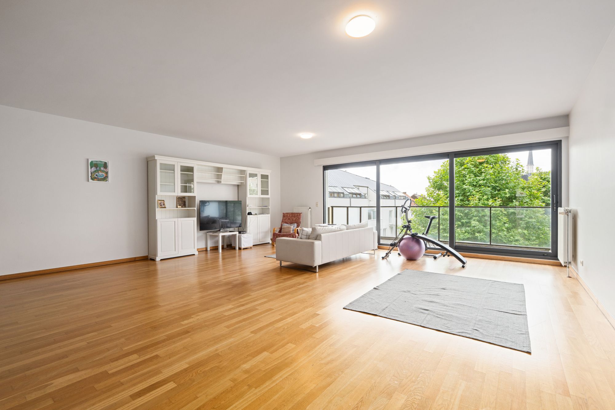 Modern appartement met 3 slaapkamers, 2 badkamers en groot terras in Elsene - foto 4