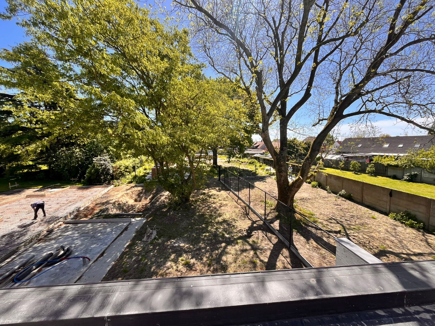 Afgewerkte woning met 3 slaapkamers &amp; ruim zonnig terras + autostaanplaats en berging - foto 5