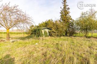 Bent u op zoek naar een eigendom met uitzonderlijk veel potentieel om volledig naar eigen smaak te realiseren? Dan is deze woning aan...