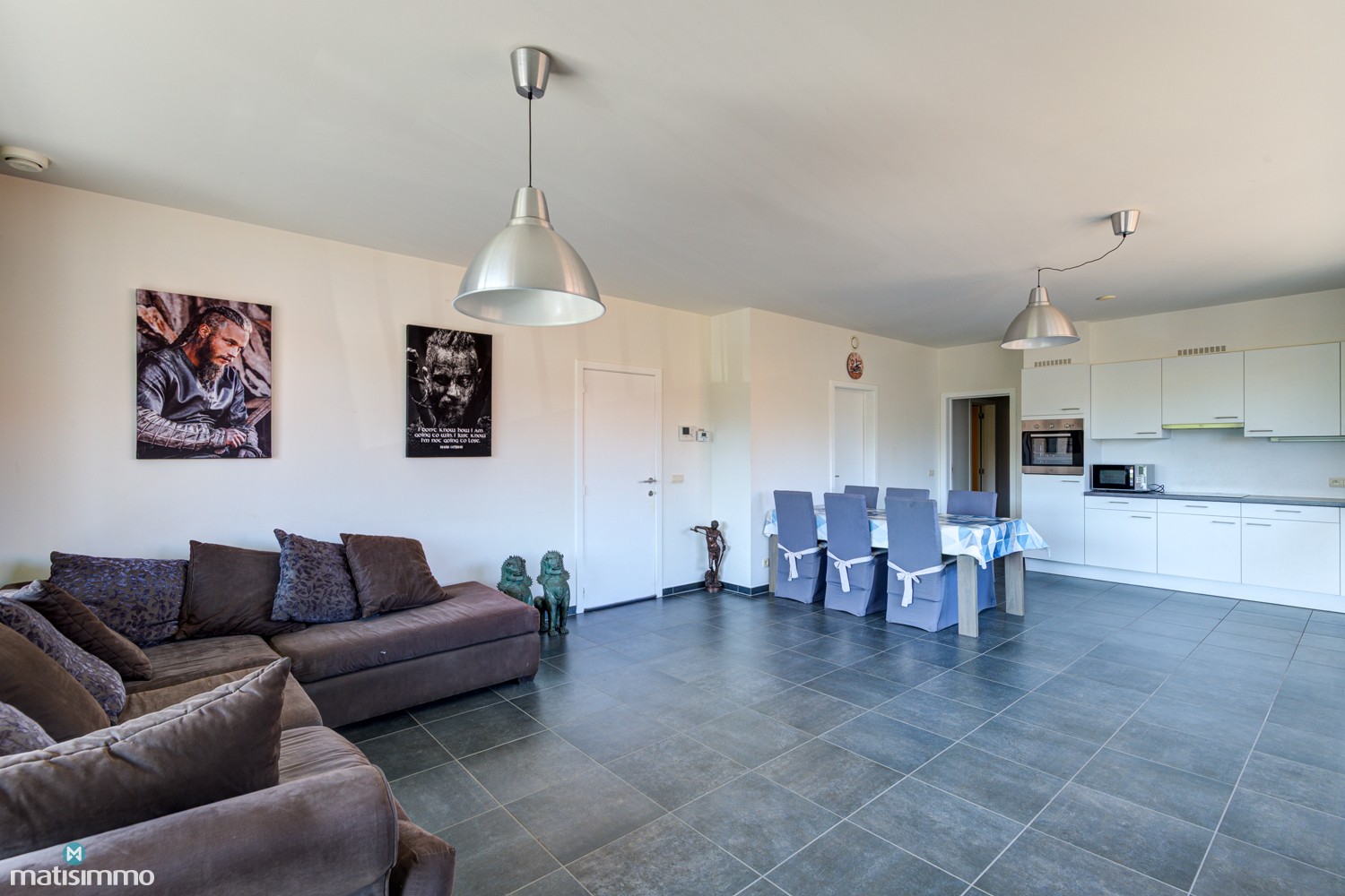 INSTAPKLAAR APPARTEMENT MET 2 SLAAPKAMERS EN AUTOSTAANPLAATS TE RIEMST - foto 3