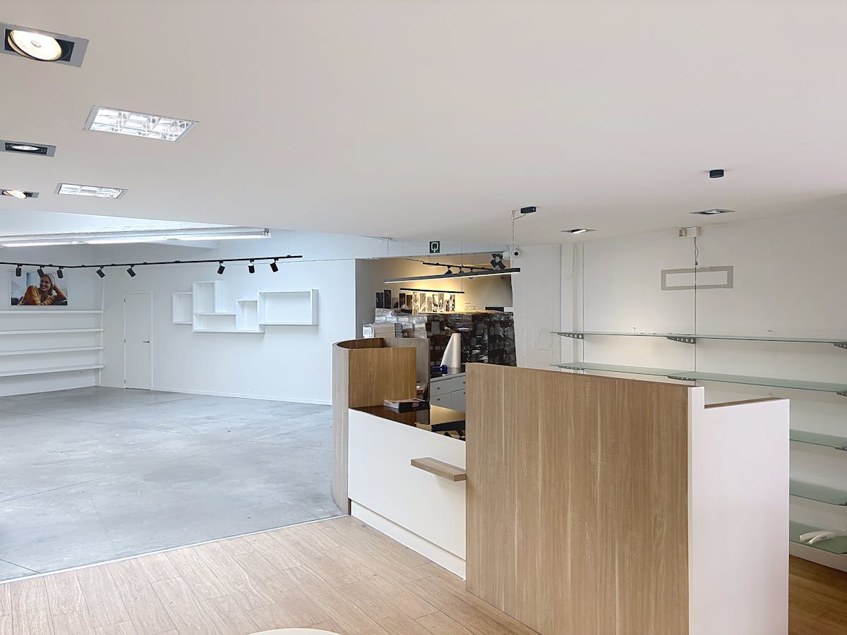 Handelspand (510m²) met stockageruimte te Deurne-centrum! - foto 5