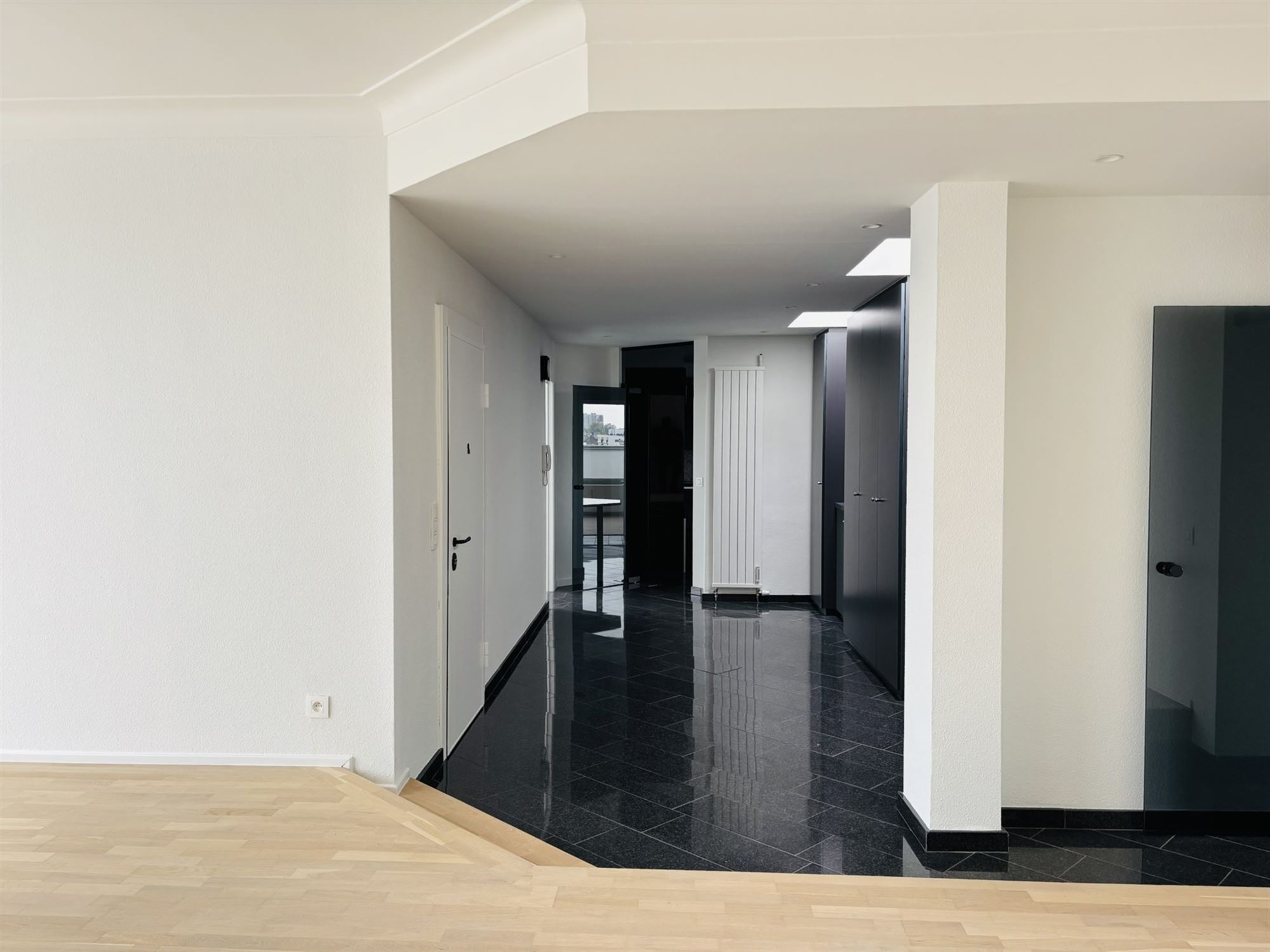 Appartement à louer à Anvers avec 3 chambres - photo 2