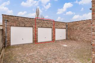 Ruim appartement gelegen op de eerste verdieping van een kleinschalig gebouw met vier eenheden.Gesitueerd op een gunstige locatie aan de rand van het...