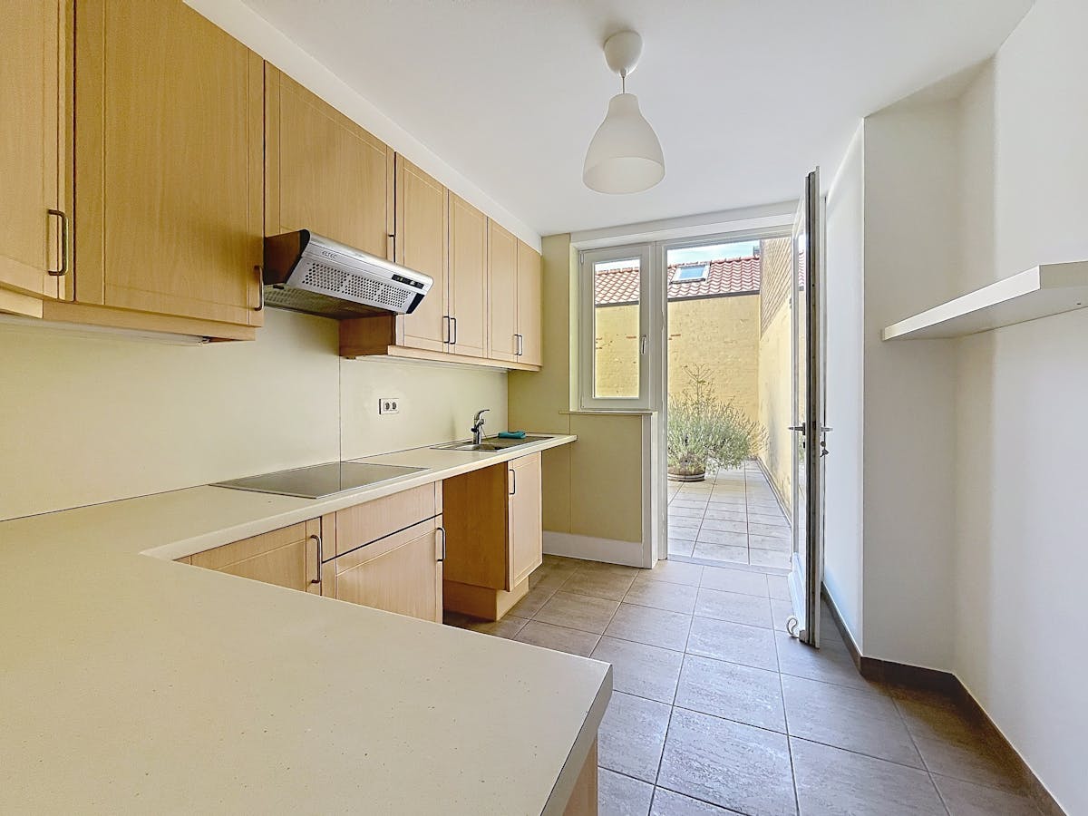 2-slaapkamer appartement met ruim terras en staanplaats te huur in Brugge - foto 5