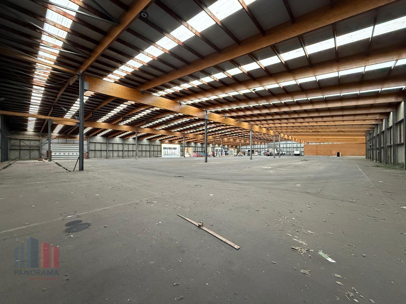 Strategisch gelegen gesloten magazijn 8.255m² aan Langerbruggekaai Gent. - photo 4