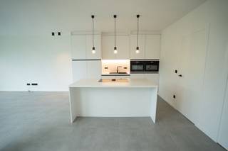 Instapklare halfopen gezinswoning<br />✔ 3 slaapkamers – waarvan 1 met dressing<br />✔ Open moderne keuken <br />✔ 1 badkamer <br />✔ 2 aparte toiletten<br />✔ Ruime tuin &amp; zonnig terras<br />✔ Mooi open uitzicht<br />✔ EPC A – energiezuinig wonen<br />Een ideale woning voor gezinnen die comfort, ruimte en rust zoeken, met alle voorzieningen in de buurt van Hasselt.<br />📍 Gelegen in het gezellige Stevoort<br />🚗 Vlotte verbinding naar Hasselt centrum en autosnelwegen<br />🌳 Rustige, kindvriendelijke omgeving
