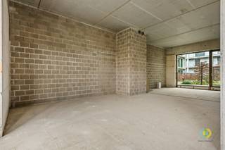 Do you want to establish your business in a prime location? This commercial property, located at t Waterzicht, a true landmark between Zenne...