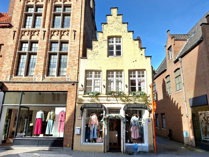 Commercieel gelegen handelshuis - foto 1
