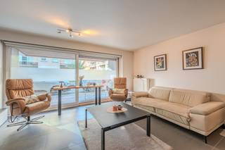 Fantastisch gelijkvloers appartement met 2 slaapkamers te koop te Middelkerke, Koninginnelaan 15. Het recente (2015) appartement met twee...