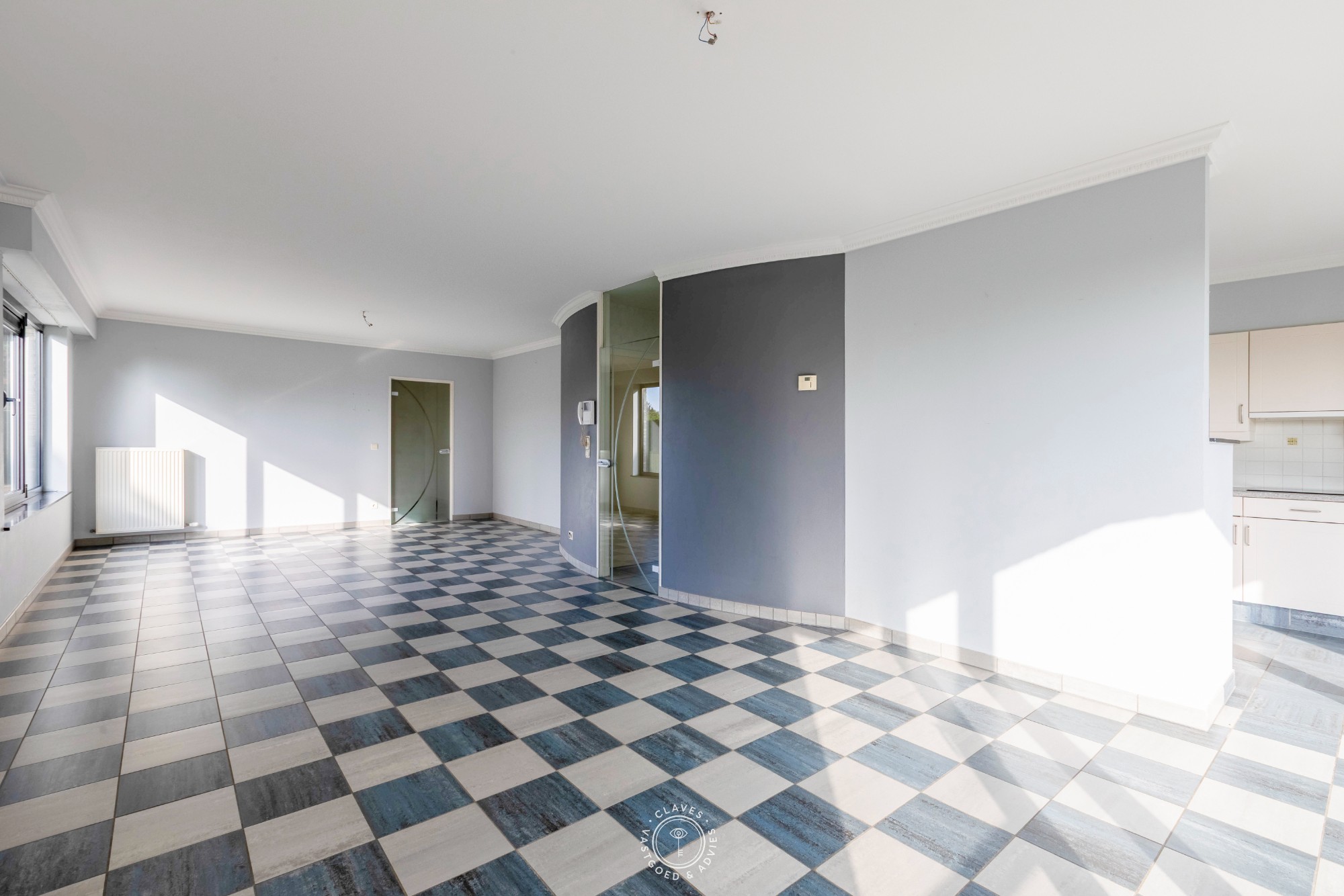 Ruim gelijkvloers appartement met drie slaapkamers - foto 4