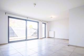 Op zoek naar een instapklare woning met potentieel? Deze goed onderhouden gelijkvloerse woning, biedt alles wat je nodig hebt voor comfortabel...