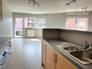 Op zoek naar jouw nieuwe thuis of een goede investering? Dan is dit knusse appartement gelegen in hartje Mechelen, nabij Veemarkt en Grote...