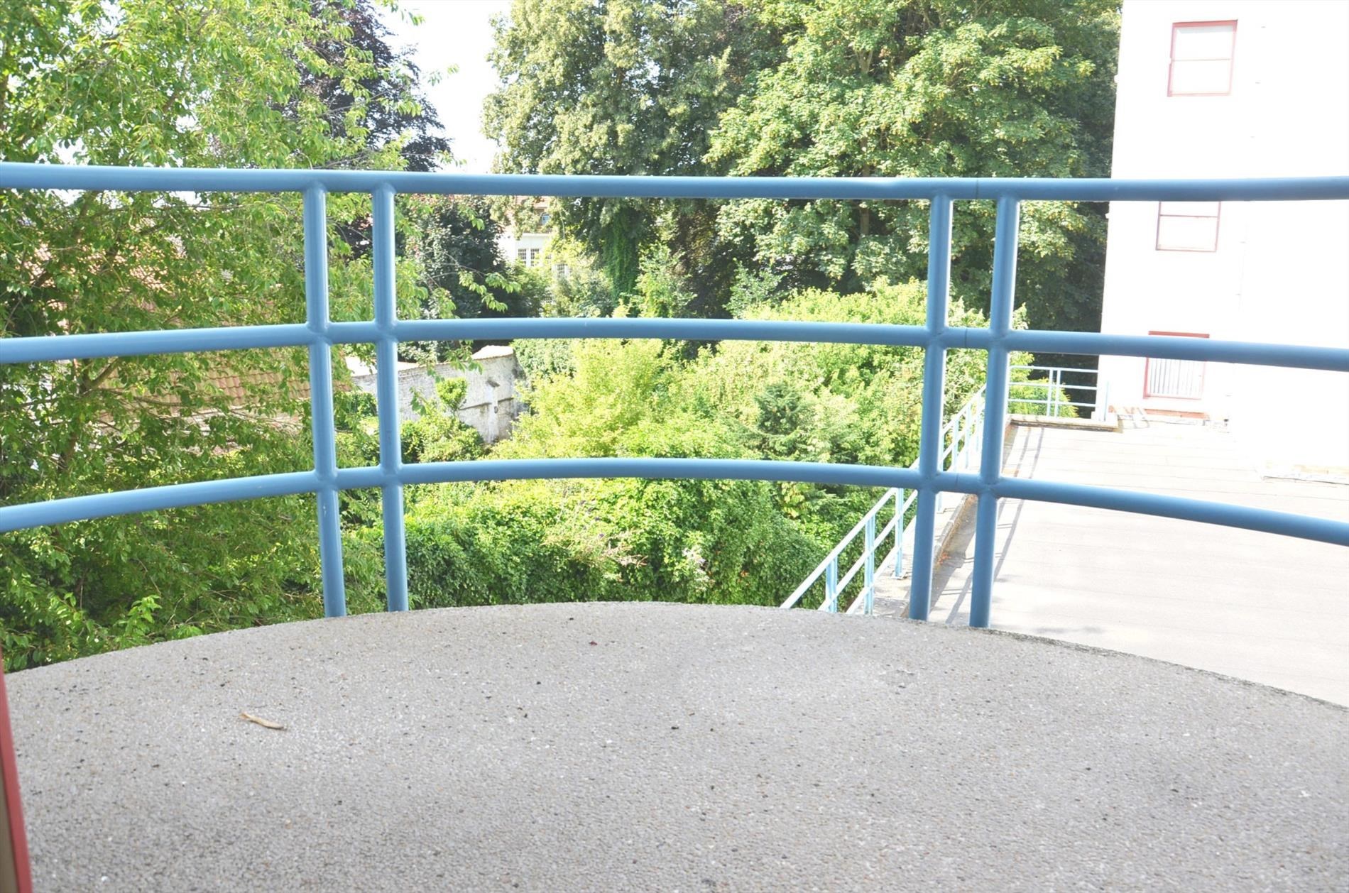 Gerenoveerde serviceflat met 1slk in klassevolle residentie in hartje Brugge - foto 4