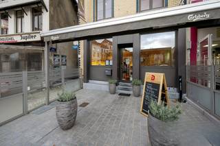 Dit instapklaar stijlvolle restaurant bevindt zich op een toeristische top lokatie van de Vlaamse Ardennen. Het pand werd in 2009 volledig...