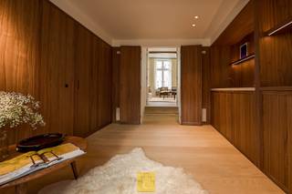 Op één van de meest iconische en begeerde locaties in het hart van Brugge — het idyllische Sint-Jansplein, vlak bij de Markt, de schouwburg en...