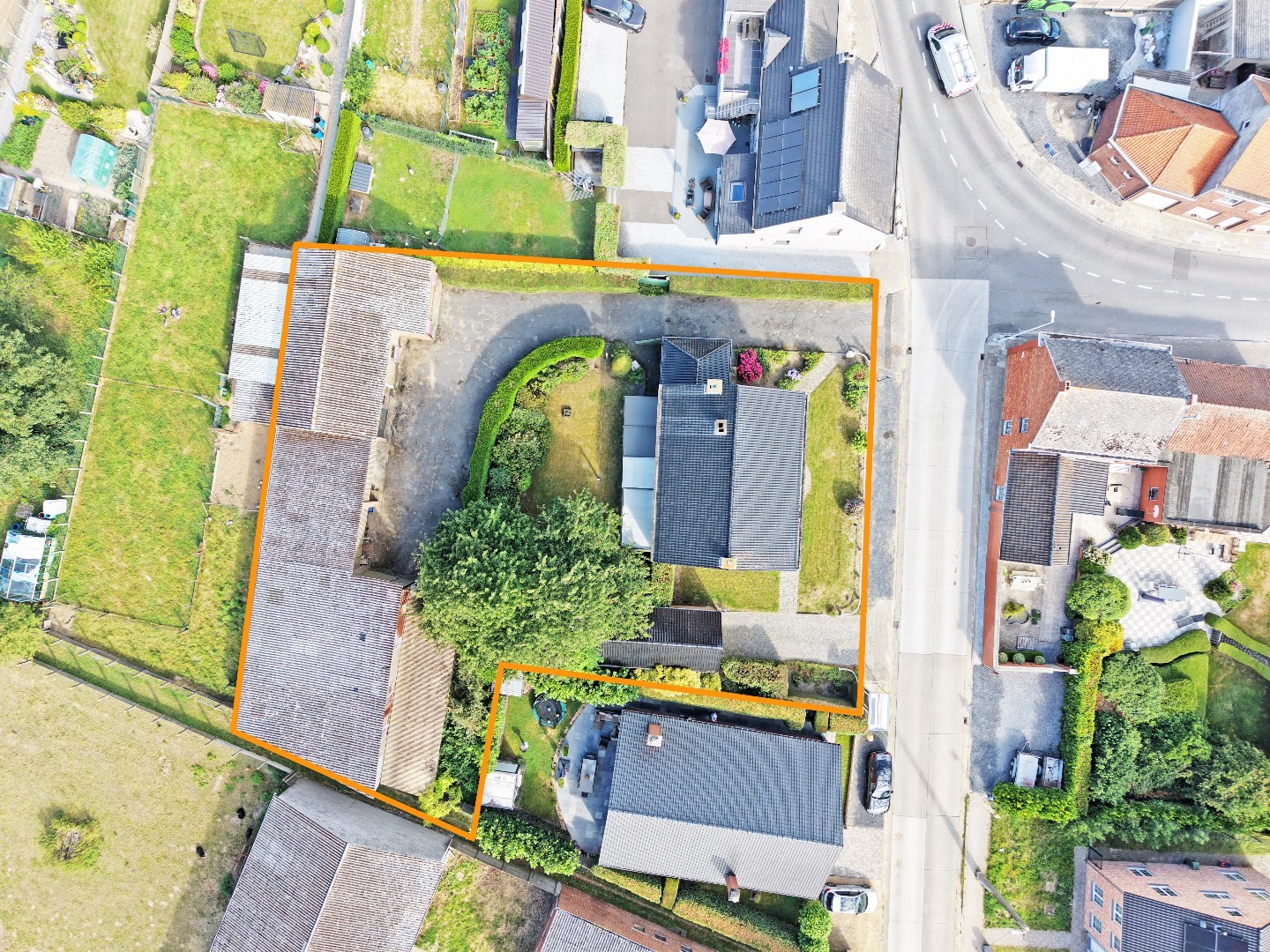 Ruime sixties villa met vergunde loodsen (350m²) te Vlierzele - foto 4