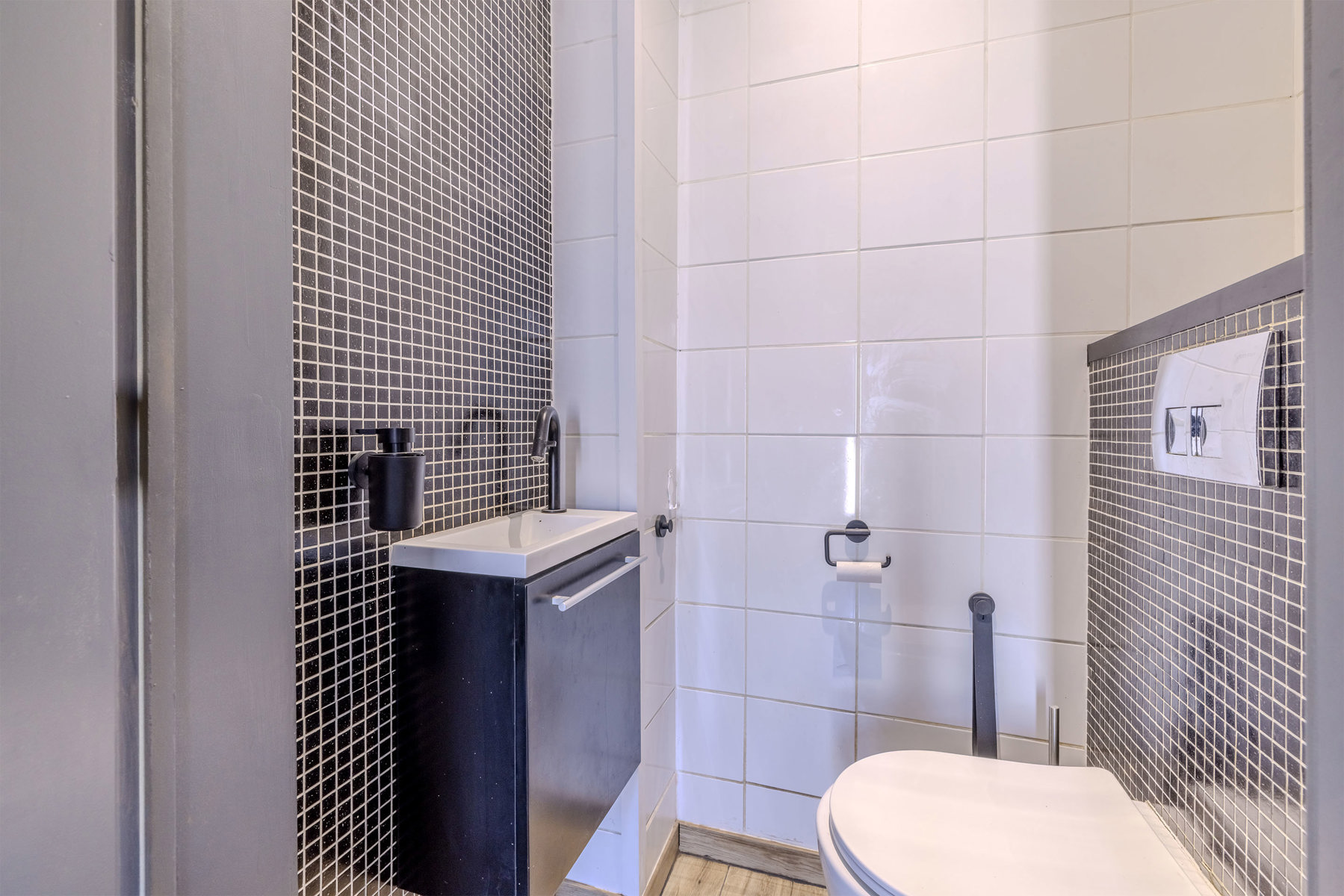 Deels gerenoveerde HOB op een grond van meer 689m² - foto 4