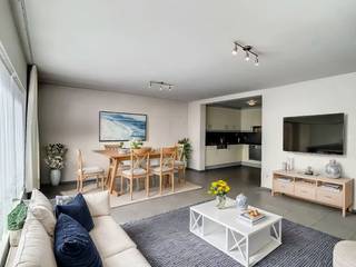 Indeling:Verdieping +1- Heldere leefruimte met een volledig uitgeruste open keuken- Badkamer voorzien van een douche en badkamermeubel met...