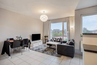 Gezellig duplex appartement met 2 slaapkamers op een toplocatie met terras en ondergrondse autostaanplaats te Heverlee.Het appartement ligt aan de...