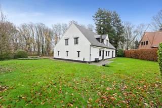 Te koop: ruime open bebouwing in Grimbergen, gelegen in de Zilvermeeuwlaan op een unieke locatie nabij bos, park en belangrijke invalswegen.Deze...