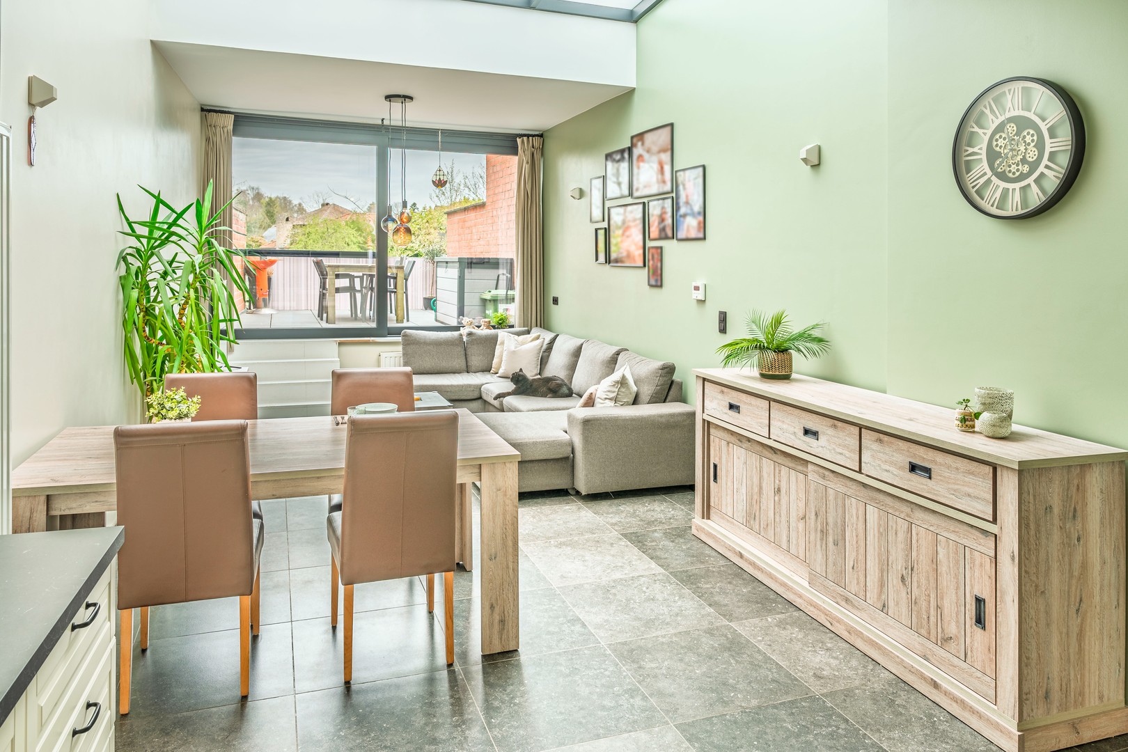 Charmante woning met 3 slaapkamers en gezellige tuin - foto 4