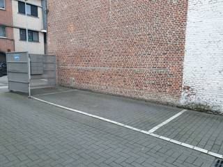 Veilige en goed gelegen buitenparkeerplaats nabij het centrum van Mechelen. Ideaal voor bewoners uit de buurt of pendelaars die op zoek zijn naar...