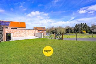 KIJKDAG zaterdag 11 april van 10u tot 12u, op afspraak!Halfopen nieuwbouwwoning aan de voet van de Zwarte BergDeze halfopen nieuwbouwbebouwing...