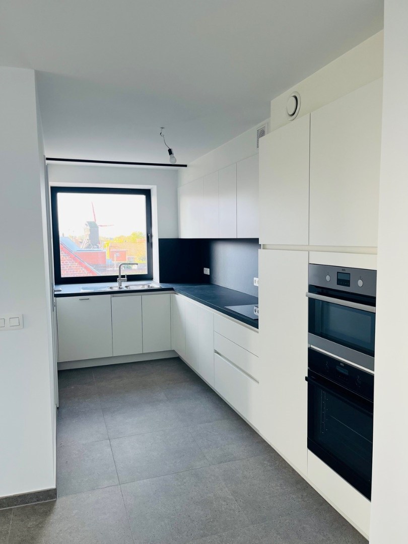 Uniek 3-slaapkamerappartement in het voormalige gemeentehuis van Vleteren - foto 2