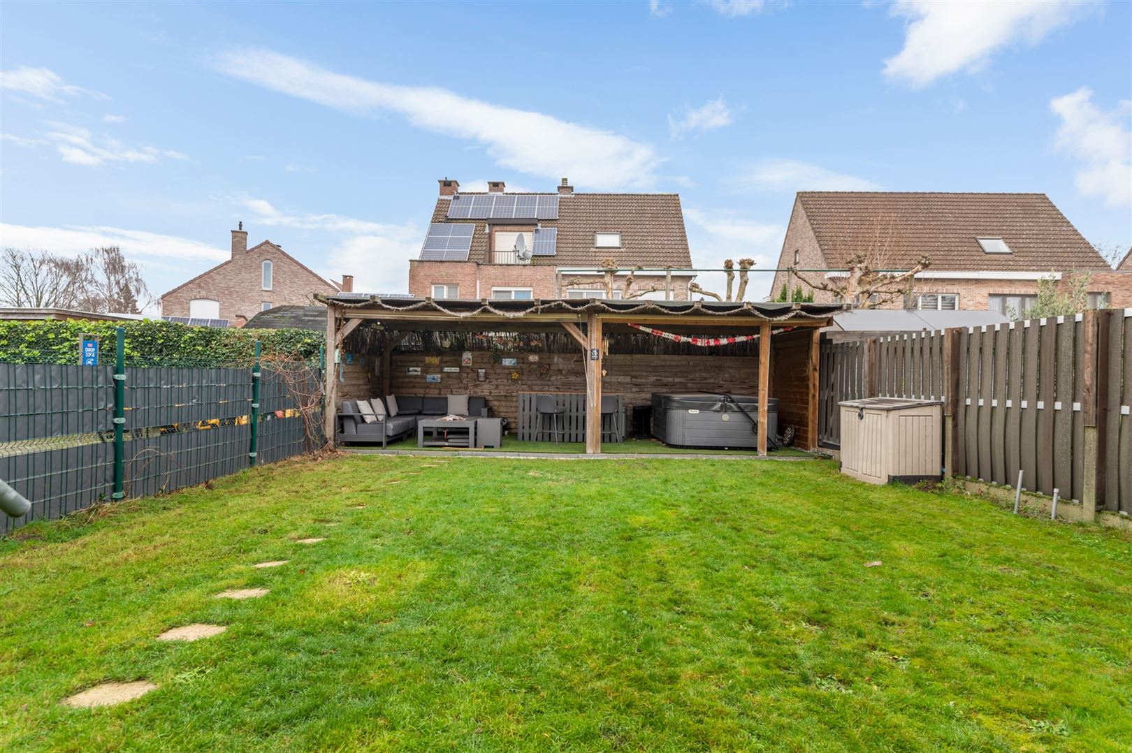 Gerenoveerde woning in kindvriendelijke woonwijk. - foto 2