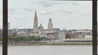 Royaal appartement-penthouse met mooi terras, rustig gelegen op Linkeroever. Hier geniet u ten volle van een overvloedige lichtinval,...
