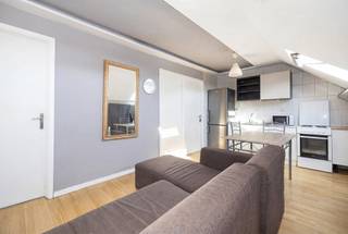 Ukkel – Wijk Stalle: dit mooie gebouw bestaat uit 4 woningen. De vermoedelijke bestemming is „eengezinswoning“. De stedenbouwkundige informatie...