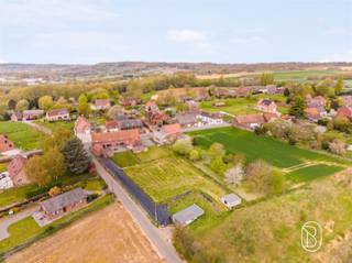 <p><span>Prachtig bouwperceel van 13,5 are (1.350 m²) met een uitzonderlijk kader. Deze ruime bouwkavel is gelegen in een rustige en veelgevraagde regio en geniet van een vrij uitzicht en een ideale oriëntatie voor elk bouwproject. Of u nu droomt van een gezinsvilla met een grote tuin of een moderne woning met veel lichtinval, dit terrein voldoet aan al uw verwachtingen dankzij de royale afmetingen en de groene omgeving. Een zeldzame locatie die absolute rust combineert met een enorm potentieel, snel te ontdekken om uw toekomstige thuis te realiseren. <br /><br />Meer informatie: lena@immobeguin.be</span></p>