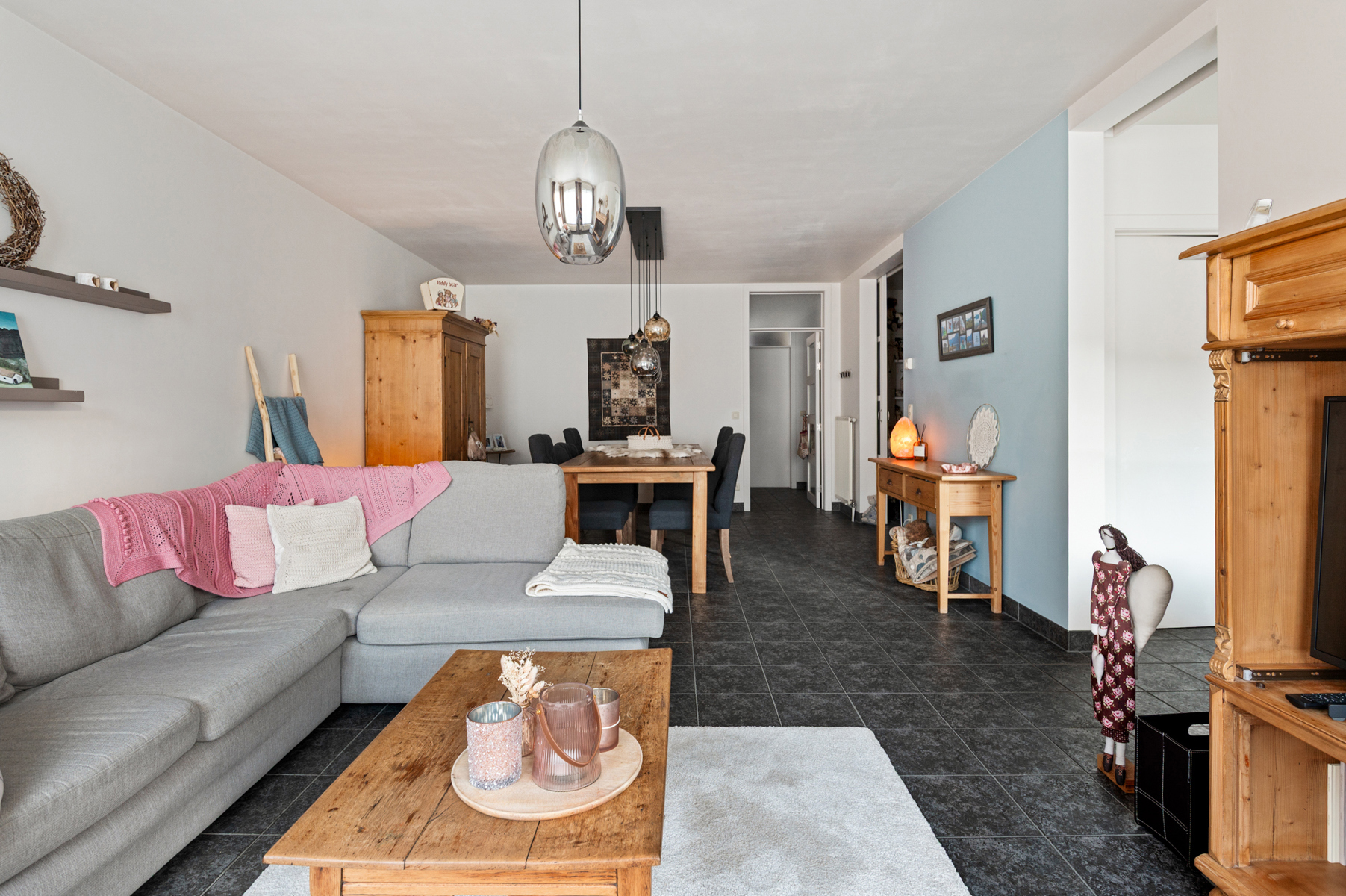 Goed onderhouden appartement met twee slaapkamers. - foto 3