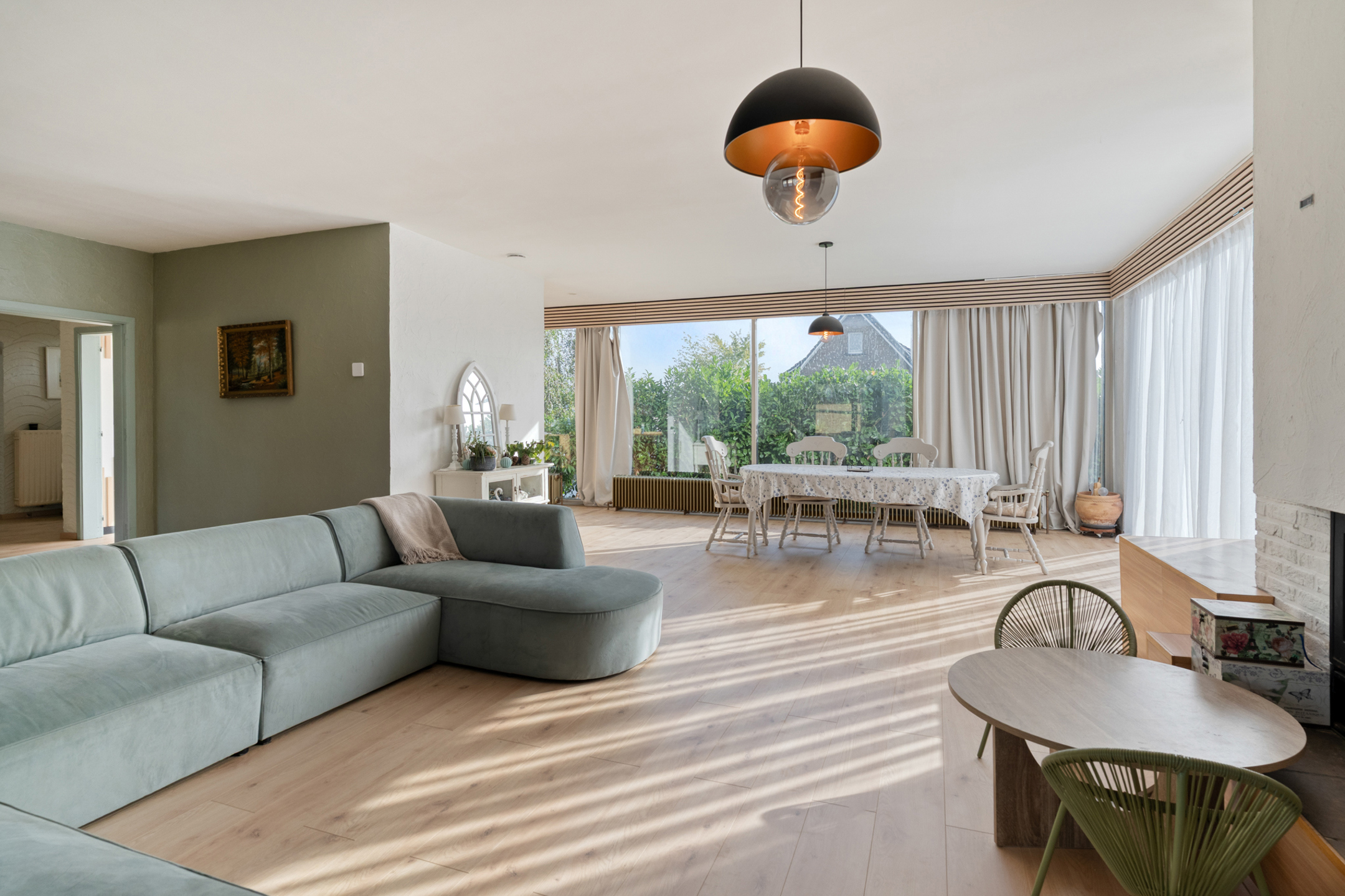 Ruime woning met 4 slaapkamers op 786 m² in Dessel. - foto 5