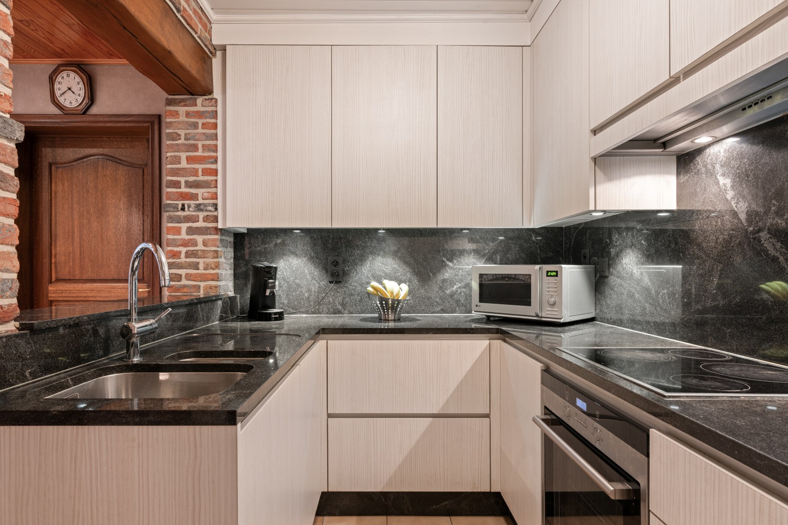 Woning met zeer veel potentiëel. - foto 5