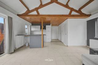 Bent u op zoek naar een leuke bungalow op het Waesmeer met 2 slaapkamers? Zoek niet verder.Deze woonst heeft veel mogelijkheden en kan dienen als...