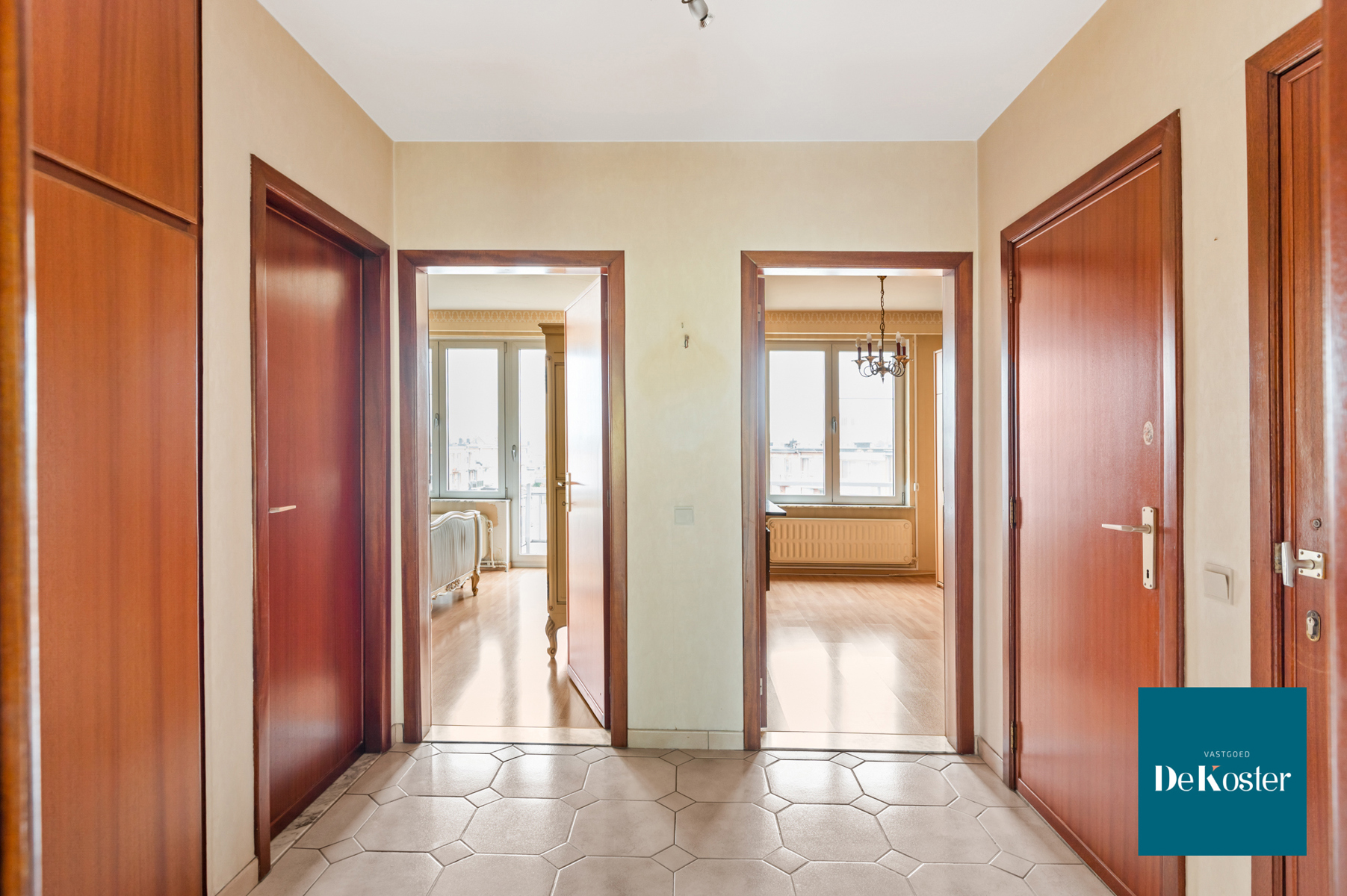 Zonnig appartement met 2 terrassen in hartje Merksem - foto 3