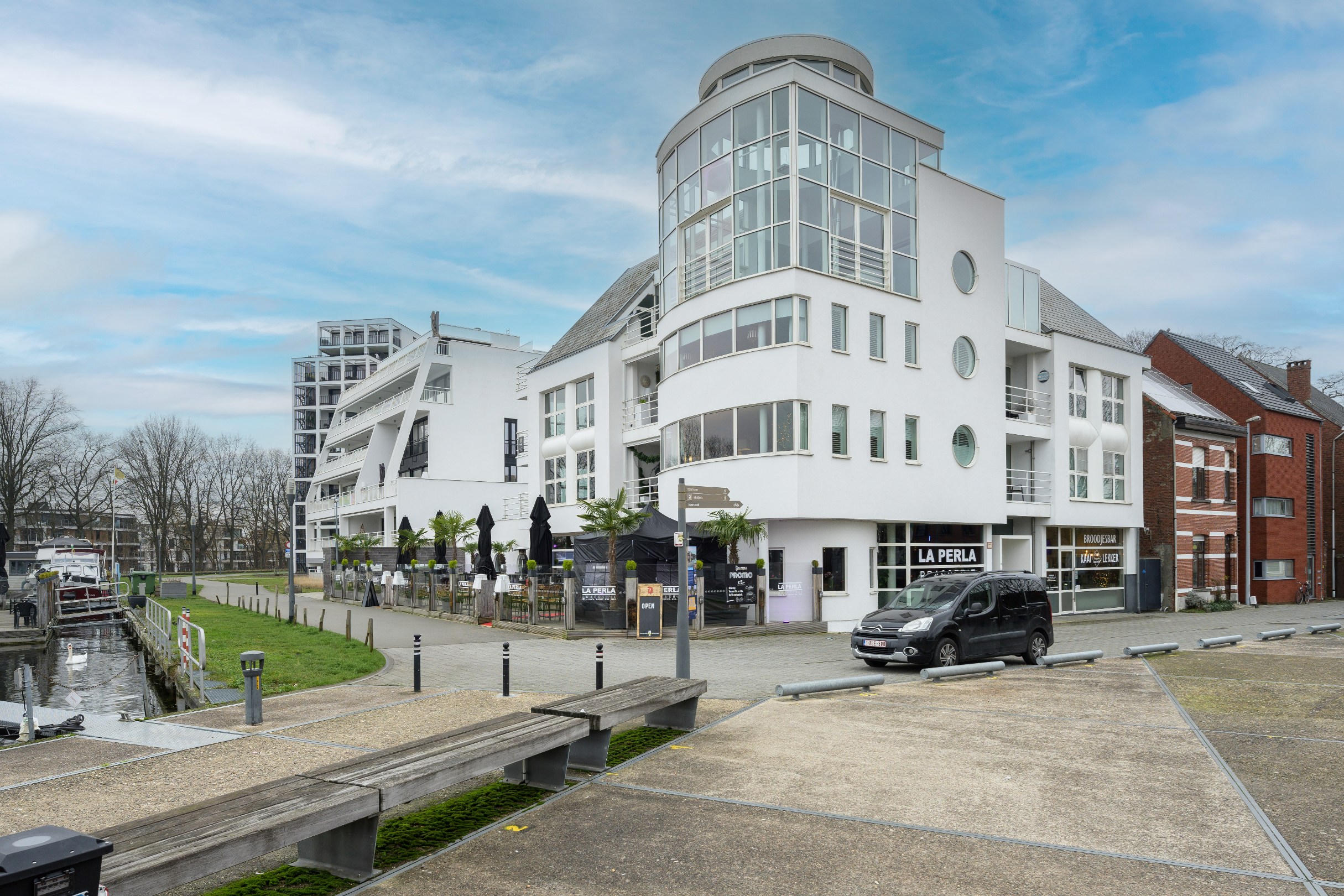 Penthouse de 300 m² avec plusieurs terrasses dans un emplacement de choix offrant une vue fantastique sur le canal. - photo 1