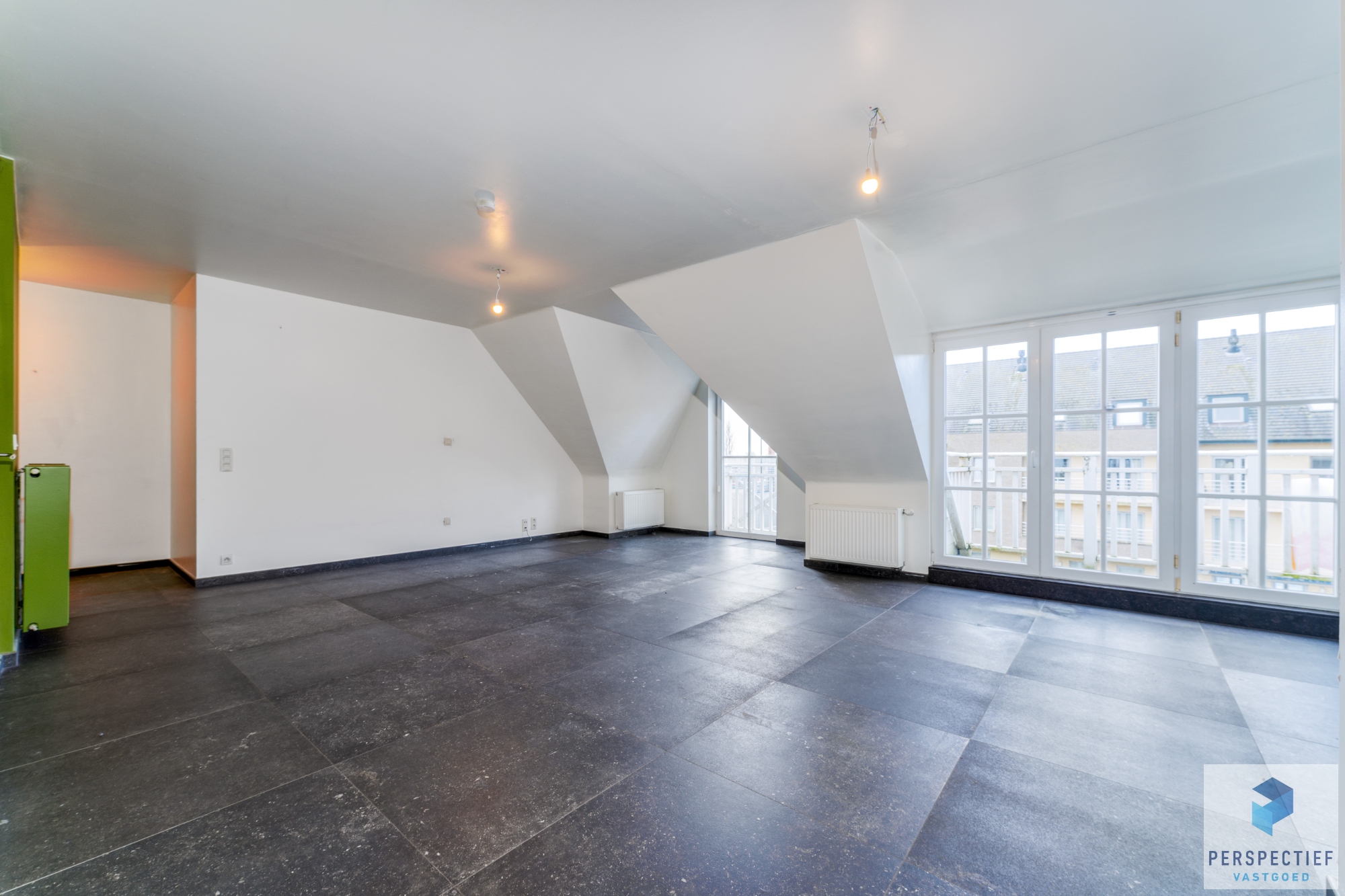 Ruim en modern woonappartement (bouwjaar 2020) met 2 slaapkamers en terras. - foto 5