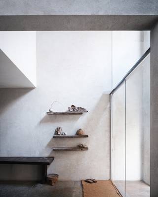 <p><span>Located in the charming Bennesteeg, in the heart of Ghent’s historic city centre, this exceptional live-work property has been fully renovated with great attention to architecture, authenticity and contemporary comfort. A unique opportunity where living, working and investing come together in a prime location.</span></p>
<p><span>MOBILITY SCORE: 9.5/10</span></p>
<p><span>Thanks to its central location, shops, restaurants, cultural landmarks and public transport are all within walking distance, while the property still enjoys remarkable peace and privacy in the heart of the city.</span></p>
<p><strong><span>Layout & highlights:</span></strong></p>
<ul>
<li><span>Impressive vertical atrium with ceilings reaching up to 13 metres in height</span></li>
<li><span>Exceptional natural light and a remarkable sense of openness throughout the property</span></li>
<li><span>Ground-floor space currently arranged as a bedroom but equally suitable as an office, practice or professional workspace</span></li>
<li><span>Direct access to a private inner courtyard</span></li>
<li><span>Bright living area on the first floor with adjoining dining room and fully equipped kitchen</span></li>
<li><span>Second floor comprising a landing, bathroom and access to the rooftop terrace</span></li>
<li><span>Exclusive master bedroom on the top floor with unique, unobstructed views of Ghent’s Belfry</span></li>
<li><span>Basement level with provision for an additional bathroom</span></li>
<li><span>High-end renovation combining historic character with modern comfort</span></li>
<li><span>Versatile property suitable as a private residence, live-work concept or investment opportunity</span></li>
<li><span>Attractive returns through successful short-term rentals</span></li>
</ul>
<p><span>This rare character property offers a unique opportunity for those seeking to combine architecture, tranquillity and vibrant city living. Elegance and authenticity blend seamlessly with versatile usage possibilities in one of Ghent’s most desirable locations.</span></p>
<p><strong><span>Interested?</span></strong><br /><span>Contact THOMAS on +32 474 26 27 58 or via </span><span>info@vicusvastgoed.be</span><span> for more information or to arrange a viewing.</span></p>